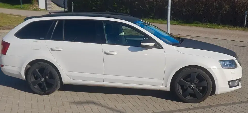 Gebraucht Skoda Octavia Elegance 150 PS (110 kW) 2013 Weiß Kombi
