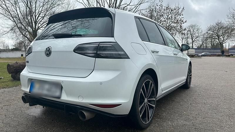 Gebraucht VW Golf GTE 150 PS (110 kW) 2015 Weiß Limousine