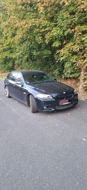 Schwarz Gebraucht 2012 BMW 535 Sport Line Kombi | 12.000 € (Fairer Preis) - Bild 1/4