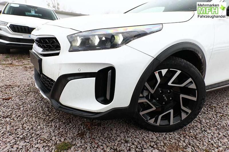 Neu Kia XCeed 179 PS (131 kW) 2026 Deluxeweiß metallic SUV