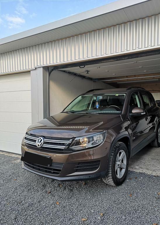 Braun Gebraucht 2012 VW Tiguan Trendline SUV | 9.650 € (Etwas zu teuer) - Bild 1/4