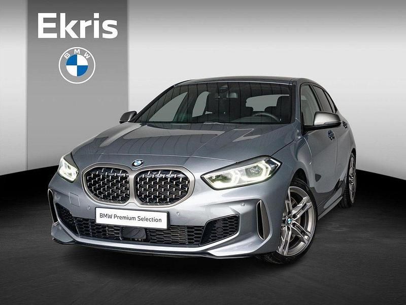 Grau Gebraucht 2024 BMW M135 M Sport Kleinwagen | 37.963 € (Fairer Preis) - Bild 1/4
