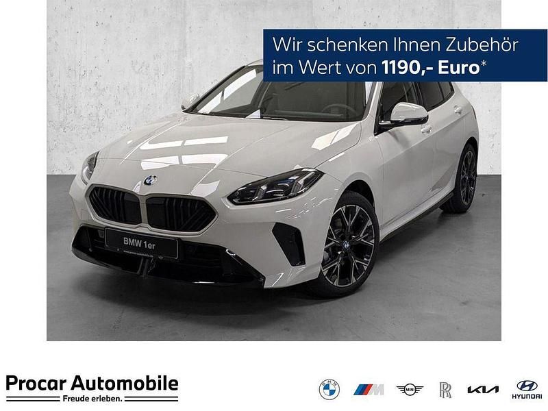 Alpinweiss iii Neu 2025 BMW 120 M Sport Kleinwagen | 34.440 € (Superpreis) - Bild 1/4