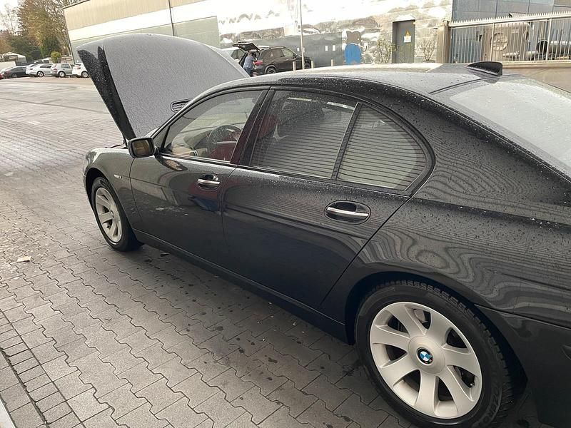 Gebraucht BMW 740 305 PS (224 kW) 2005 Schwarz Limousine