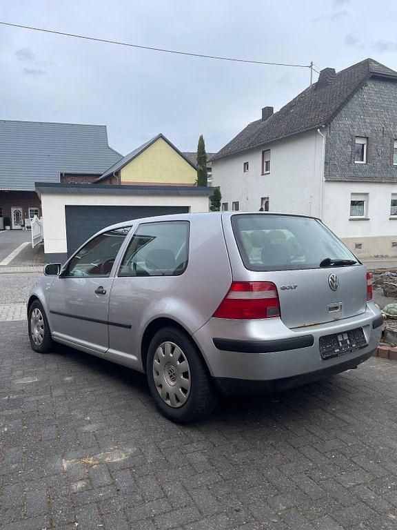 Gebraucht VW Golf IV 75 PS (55 kW) 2002 Silber Limousine