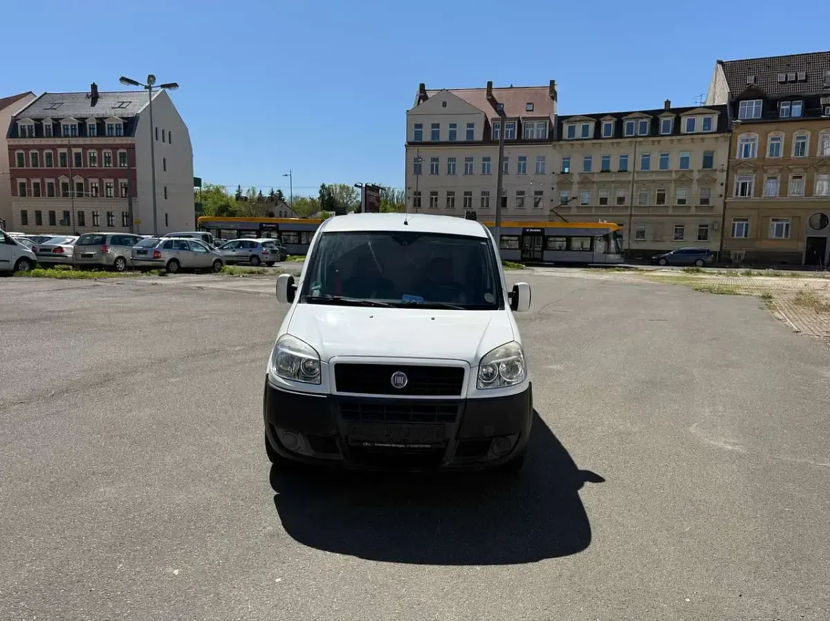 Gebraucht Fiat Doblò 75 PS (55 kW) 2009 Weiß Van / Kleinbus
