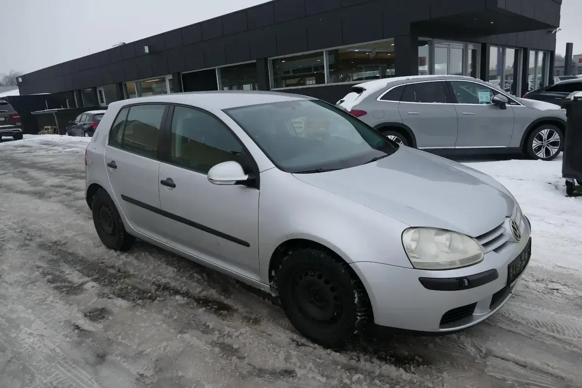 Gebraucht VW Golf V Trendline 102 PS (75 kW) 2004 Silber Kleinwagen