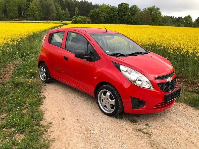 Rot Gebraucht 2011 Chevrolet Spark Kleinwagen | 2.999 € (Fairer Preis) - Bild 1/4