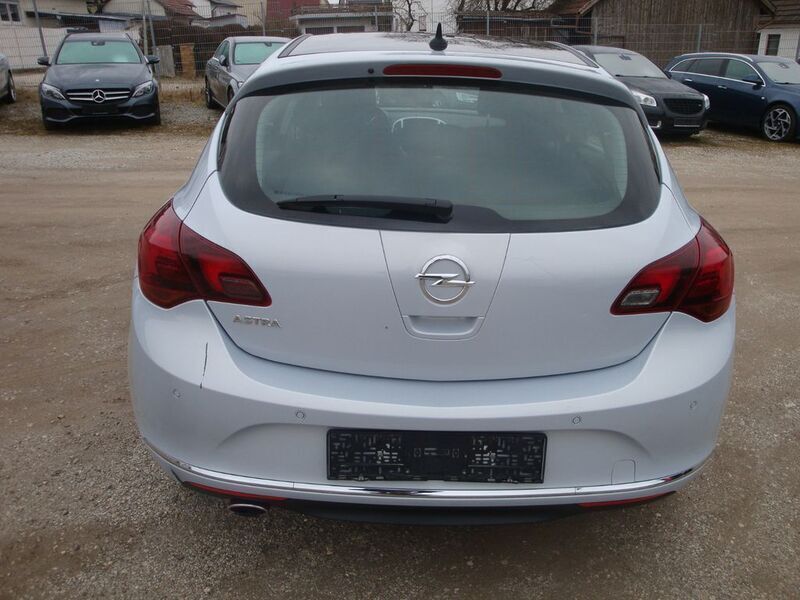 Gebraucht Opel Astra Active 165 PS (121 kW) 2013 Grau Limousine