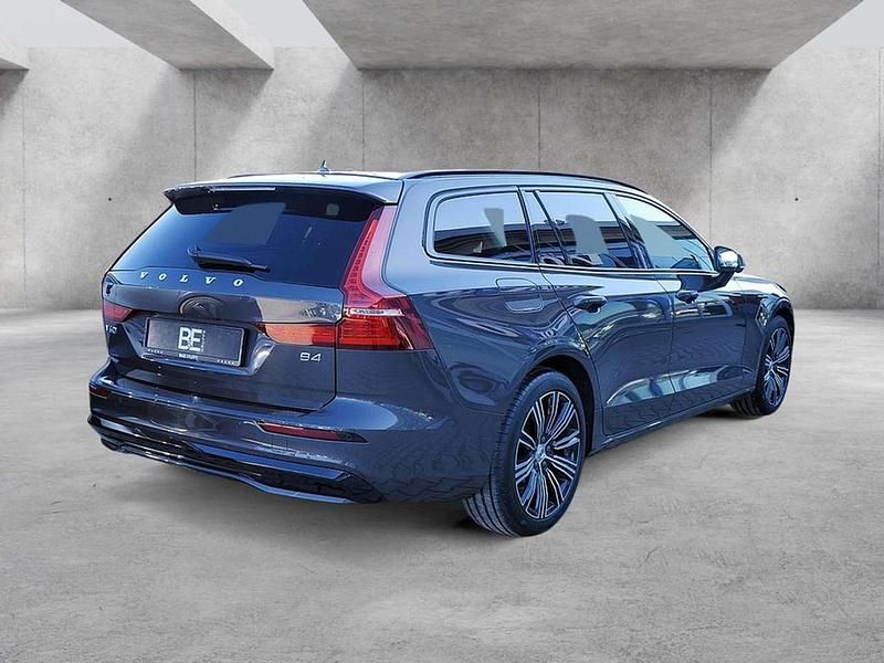 Gebraucht Volvo V60 Plus 197 PS (144 kW) 2025 Grau Kombi