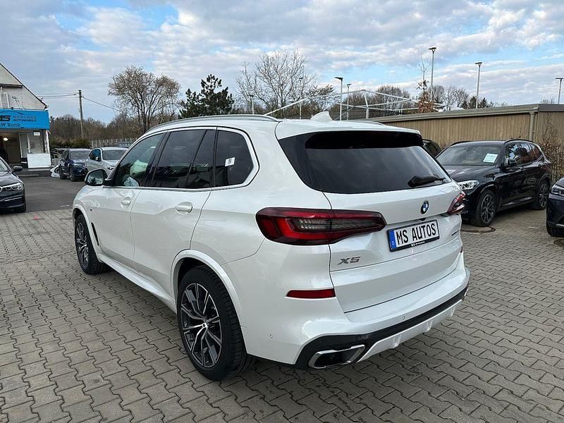 Gebraucht BMW X5 M Sport 286 PS (210 kW) 2022 Mineralweiß SUV