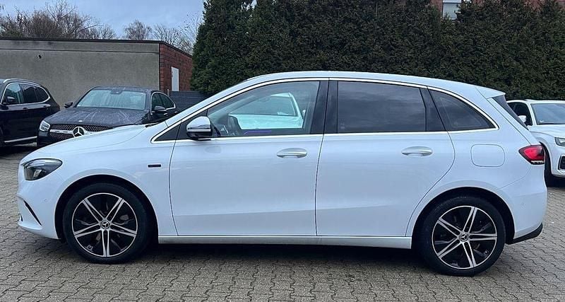 Gebraucht Mercedes B250e Progressive 160 PS (117 kW) 2020 Silber Van / Kleinbus