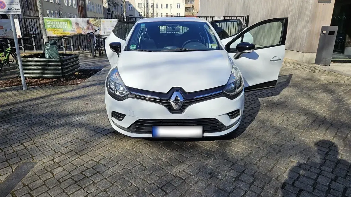 Gebraucht Renault Clio IV LIMITED 73 PS (53 kW) 2018 Weiß Kleinwagen