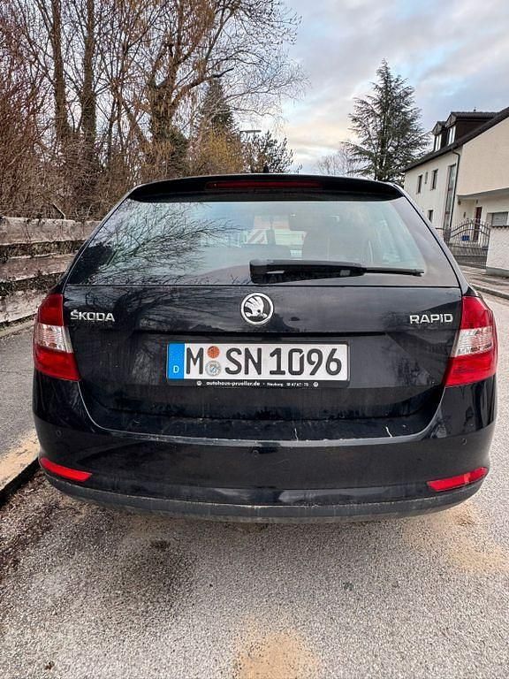 Gebraucht Skoda Rapid Ambition 122 PS (89 kW) 2014 Schwarz Kleinwagen