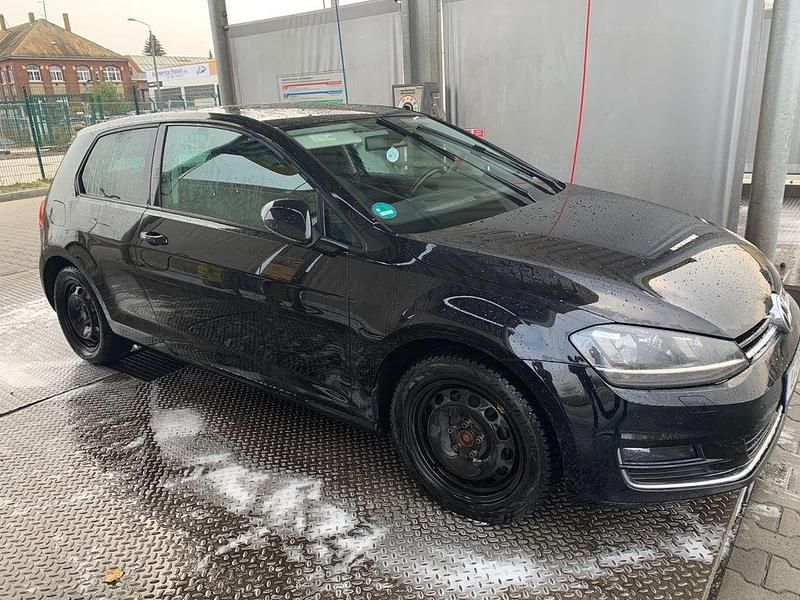Gebraucht VW Golf VII Highline 122 PS (89 kW) 2015 Schwarz Limousine