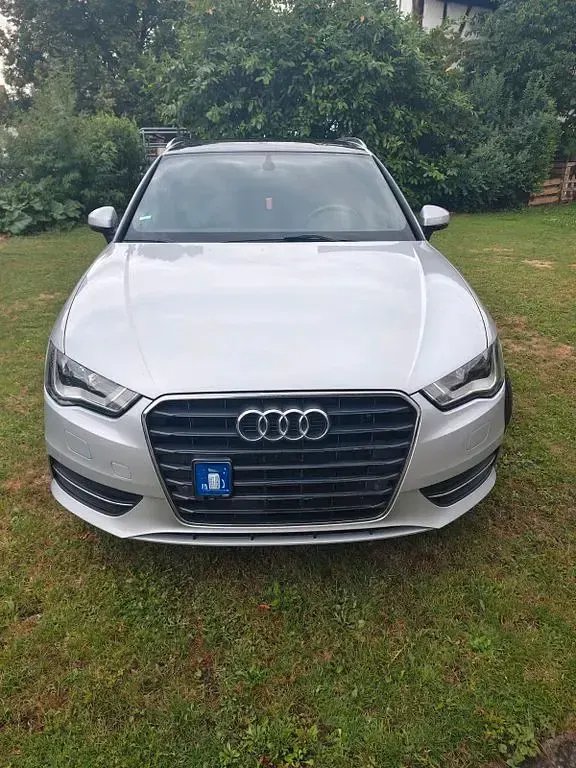 Gebraucht Audi A3 Ambiente 105 PS (77 kW) 2013 Silber Limousine