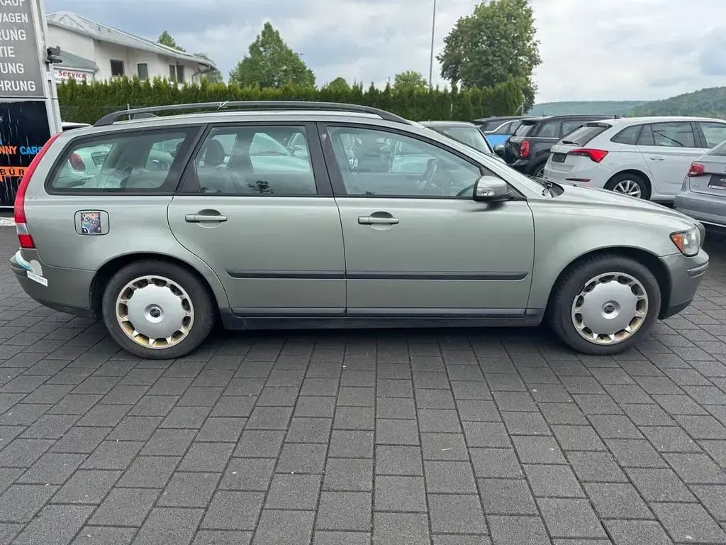 Gebraucht Volvo V50 Kinetic 109 PS (80 kW) 2007 Grün Kombi