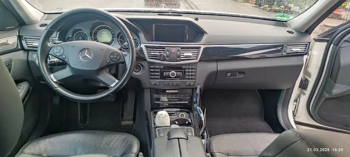 Gebraucht Mercedes E350 Avantgarde 265 PS (194 kW) 2011 Weiß Limousine