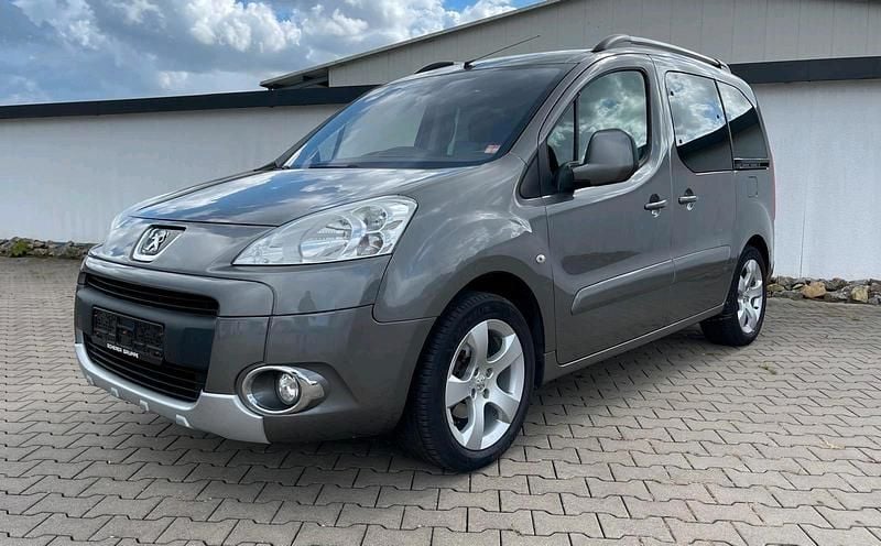 Grau Gebraucht 2008 Peugeot Partner Tepee Van / Kleinbus | 3.450 € - Bild 1/4
