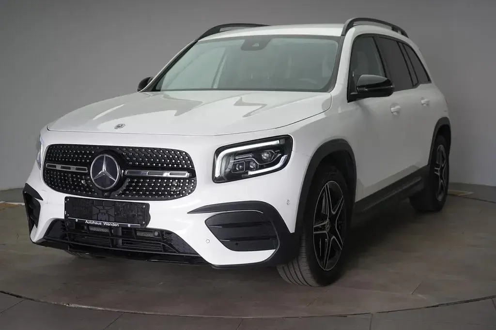 Gebraucht Mercedes GLB200 AMG line 163 PS (119 kW) 2022 Polar white SUV