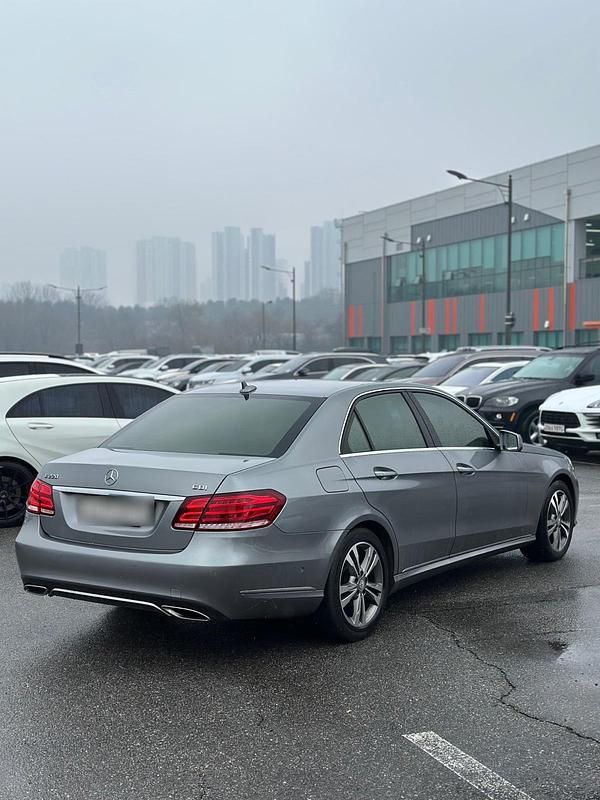 Gebraucht Mercedes E220 170 PS (125 kW) 2014 Grau Limousine