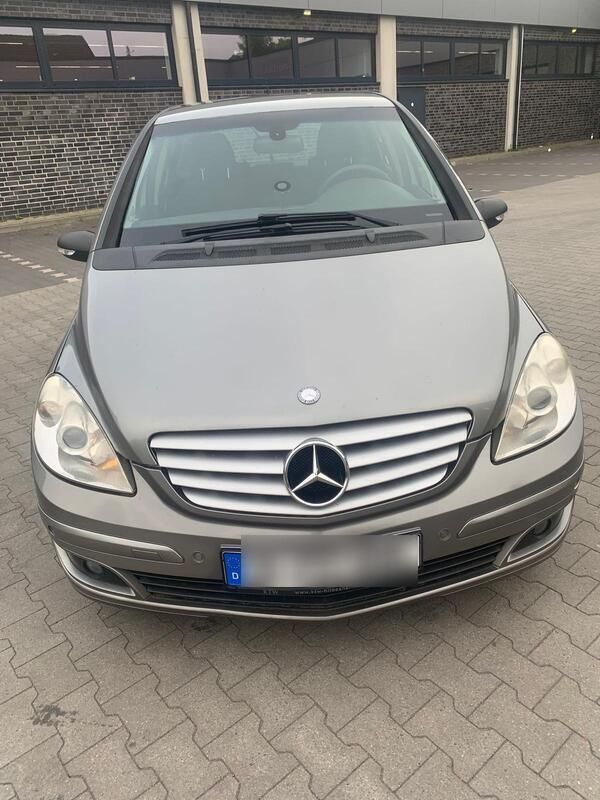 Grau Gebraucht 2007 Mercedes B180 Van / Kleinbus | 5.300 € (Fairer Preis) - Bild 1/4