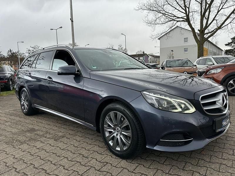 Gebraucht Mercedes E250 204 PS (150 kW) 2015 Blau Kombi