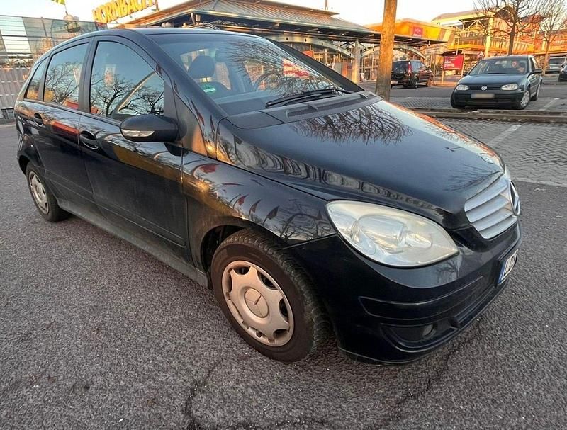 Second-hand Mercedes B150 95 CP (69 kW) 2008 Negru Monovolum