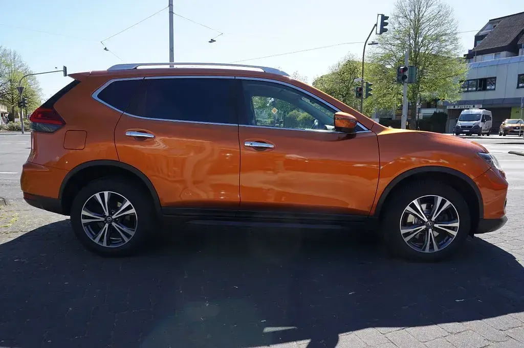 Gebraucht Nissan X-Trail N-Connecta 177 PS (130 kW) 2017 Orange SUV