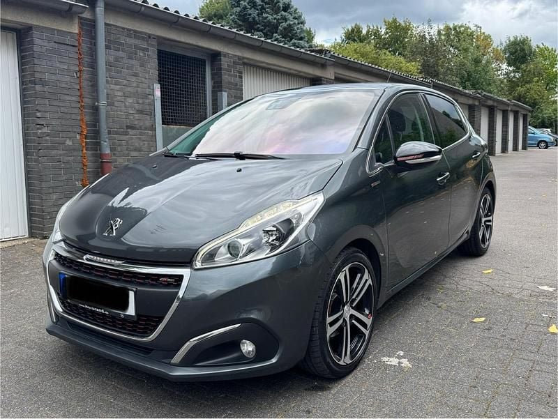 Grau Gebraucht 2016 Peugeot 208 GT-line Kleinwagen | 5.999 € (Guter Preis) - Bild 1/4
