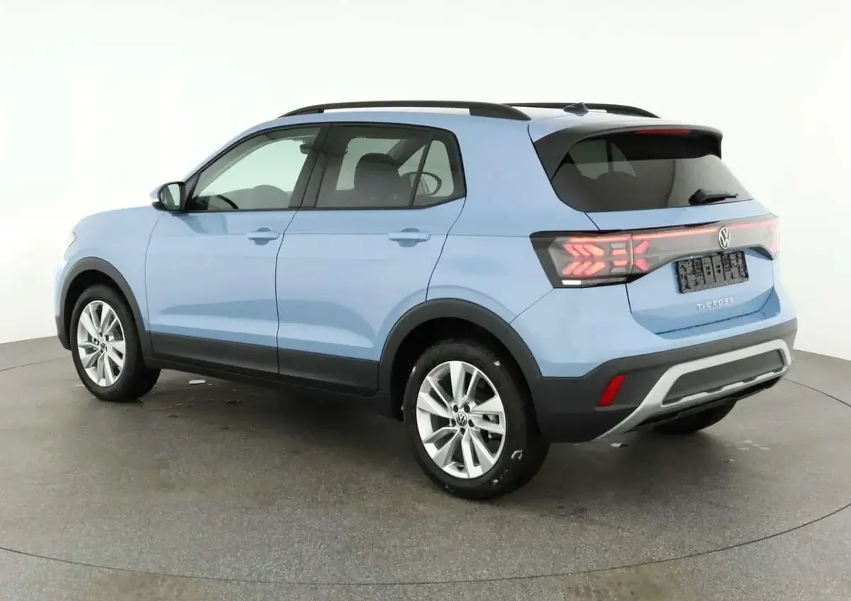 Neu VW T-Cross Life 116 PS (85 kW) 2025 Clear blue metallic SUV