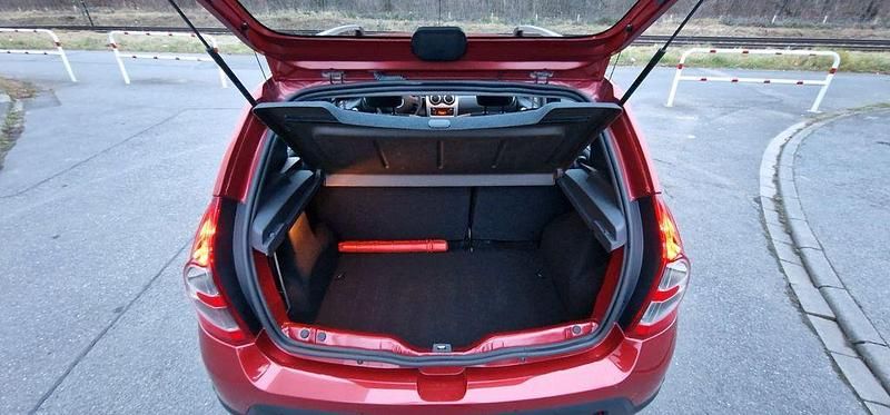 Gebraucht Dacia Sandero Stepway 84 PS (61 kW) 2012 Rot Limousine