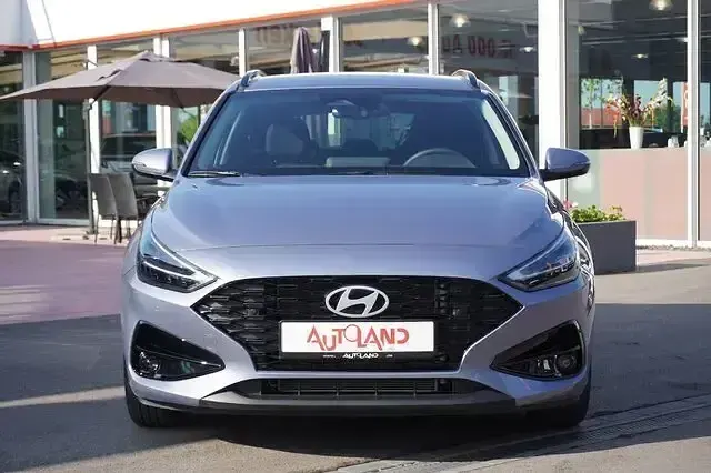 Neu Hyundai i30 150 PS (110 kW) 2026 Blau Kombi