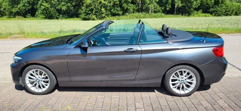 Grau Gebraucht 2019 BMW 220 Luxury Line Cabrio | 24.400 € (Guter Preis) - Bild 1/4