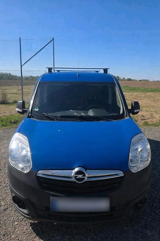 Second-hand Opel Combo 95 CP (69 kW) 2017 Albastru Monovolum