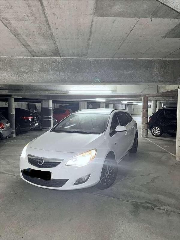 Gebraucht Opel Astra 110 PS (80 kW) 2010 Kombi