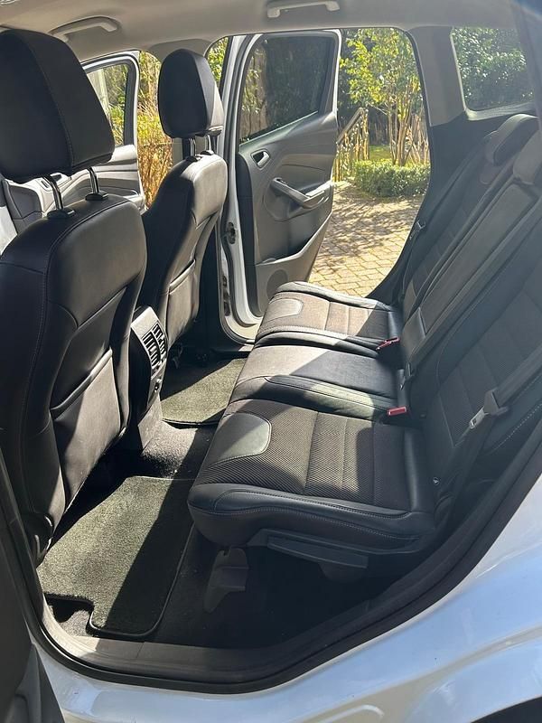 Gebraucht Ford Kuga Titanium 140 PS (102 kW) 2013 Weiß SUV