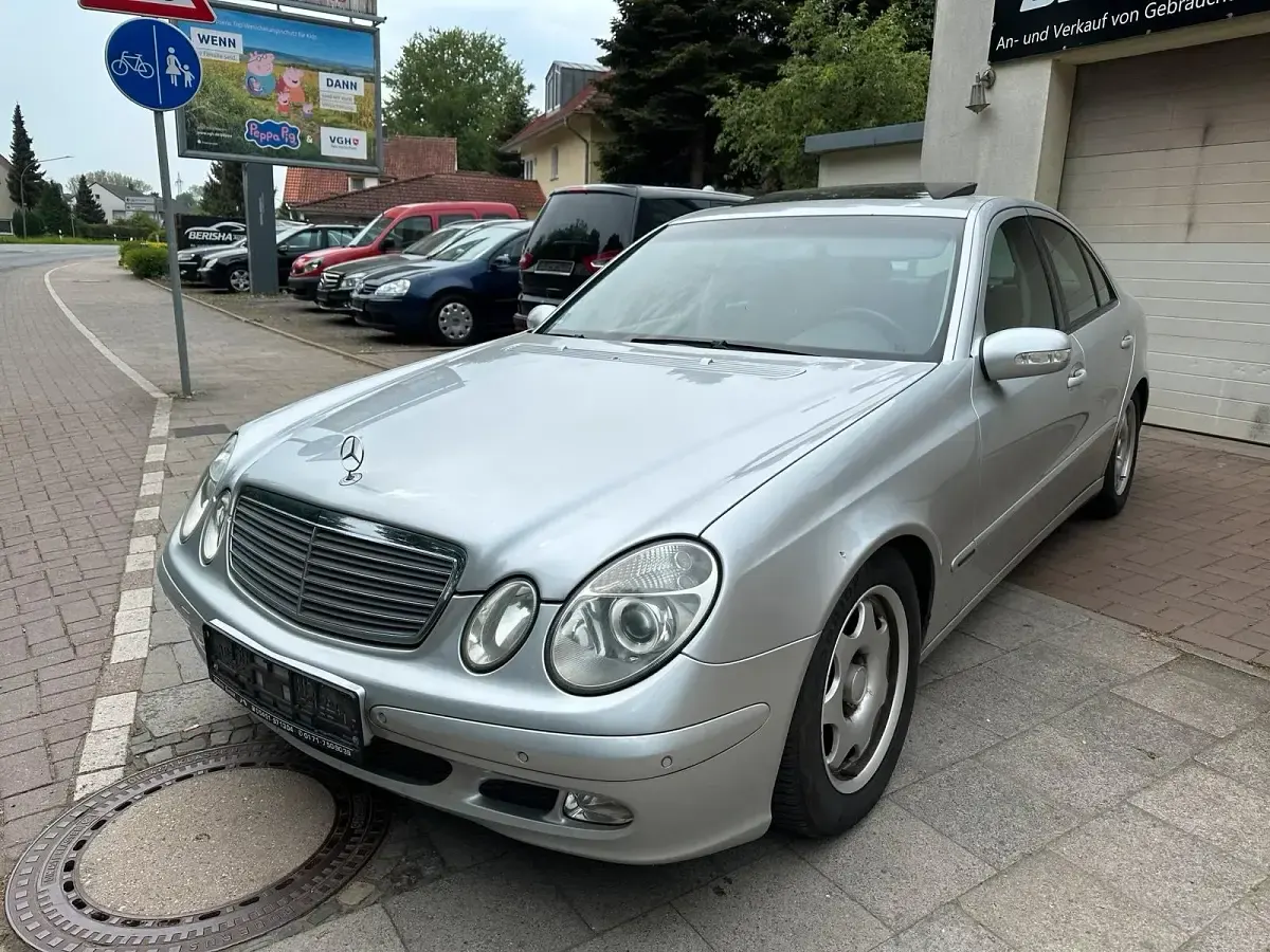 Second-hand Mercedes E200 163 CP (119 kW) 2003 Gri Berlinǎ