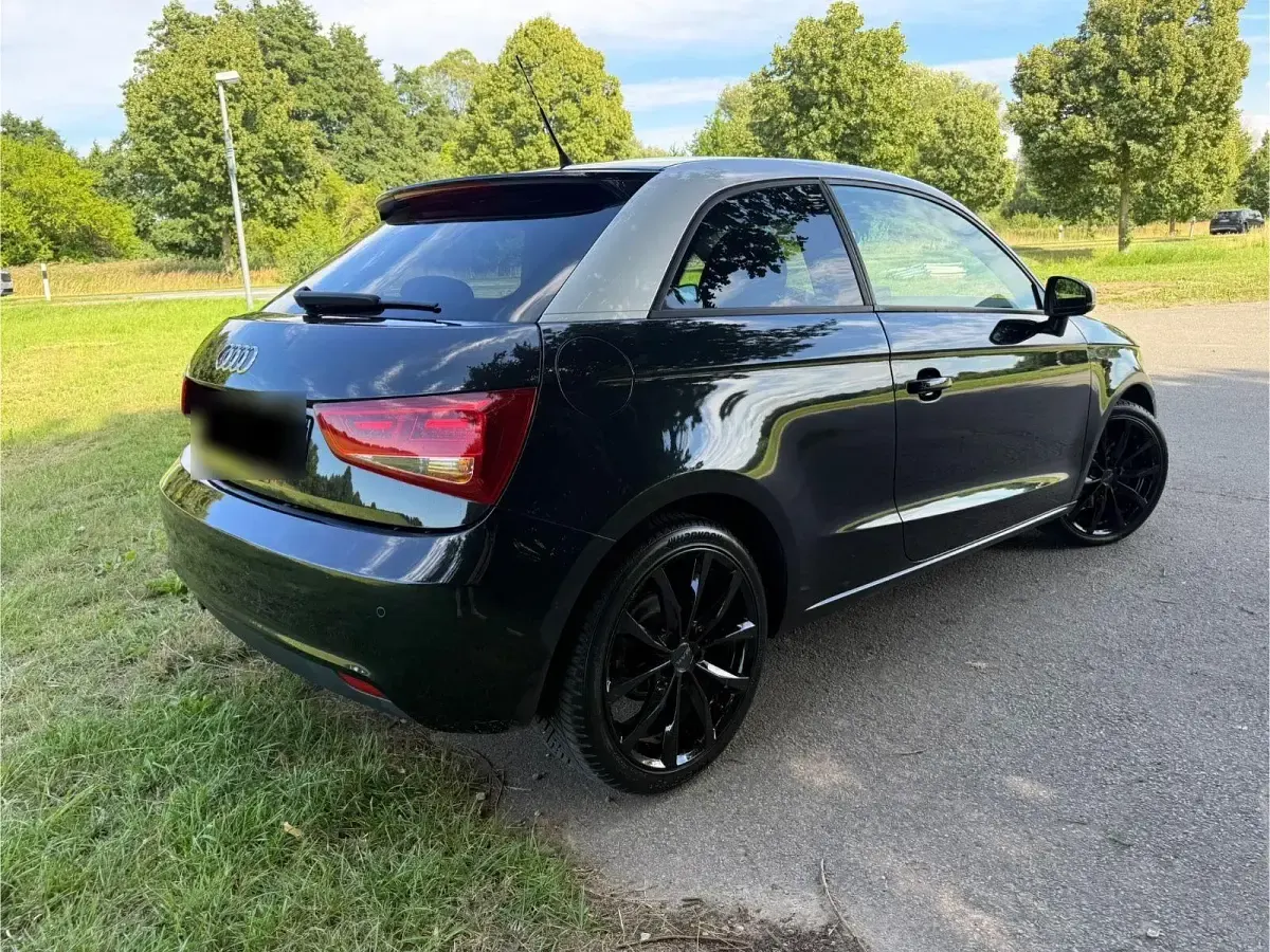Gebraucht Audi A1 S-Line 105 PS (77 kW) 2010 Schwarz Kleinwagen
