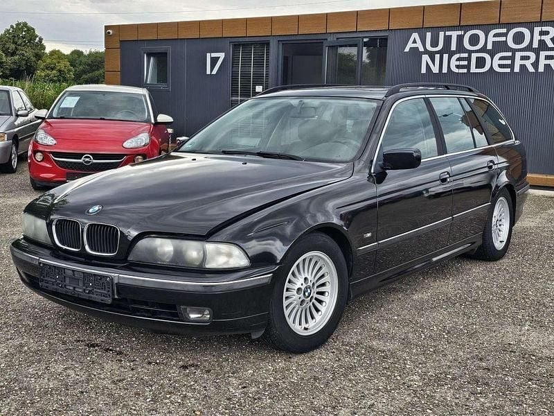 Gebraucht BMW 523 170 PS (125 kW) 2000 Schwarz Kombi