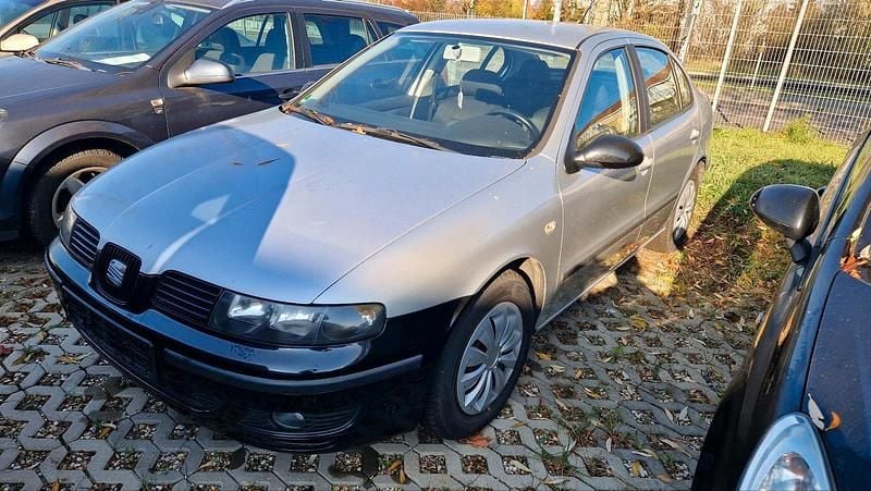 Grau Gebraucht 2004 Seat Toledo Limousine | 899 € (Guter Preis) - Bild 1/4