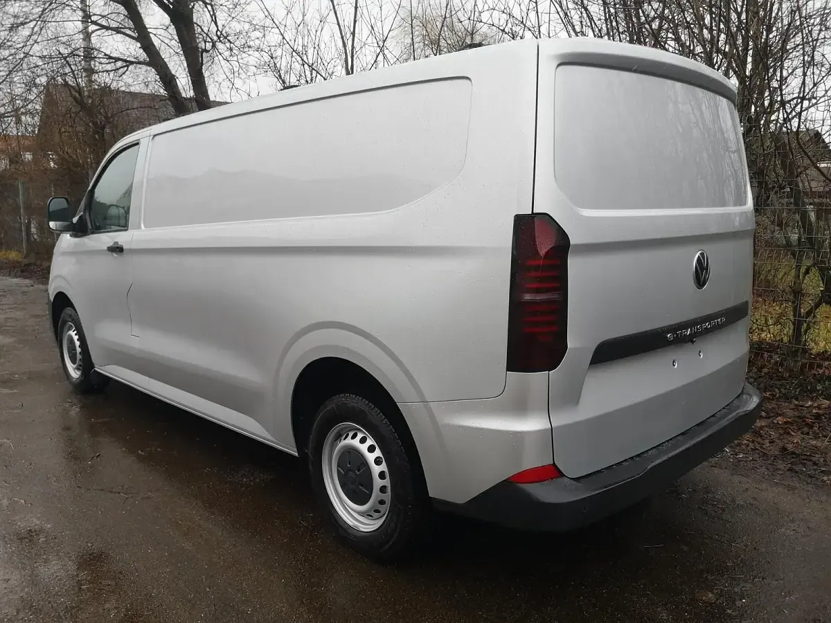 Neu VW T7 100 kW (136 PS) 2026 Light grey metallic Van