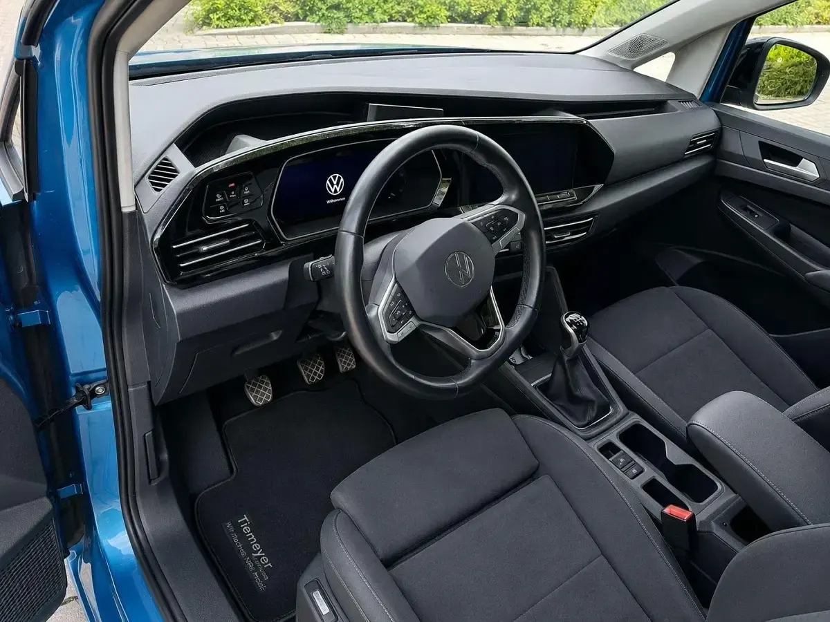 Używany VW Caddy Life 122 KM (89 kW) 2021 Niebieski Minivan