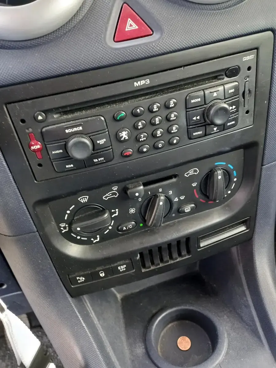 Gebraucht Peugeot 1007 88 PS (64 kW) 2006 Schwarz Van / Kleinbus