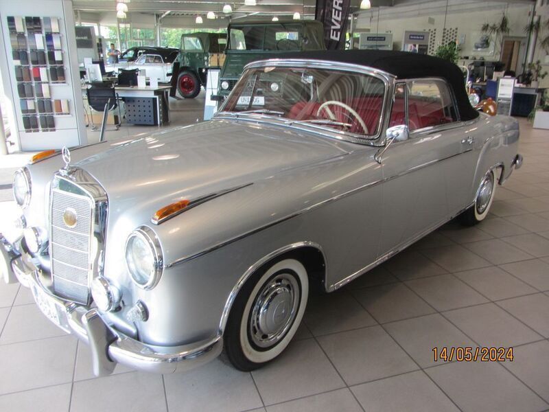 Gebraucht Mercedes 220 106 PS (77 kW) 1956 Silber Cabrio