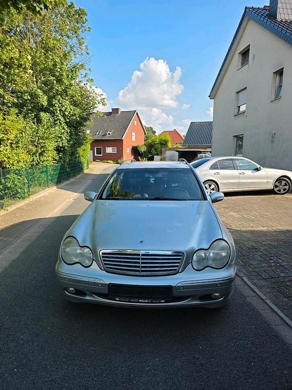 Silber Gebraucht 2003 Mercedes C180 Kombi | 1.400 € (Guter Preis) - Bild 1/4