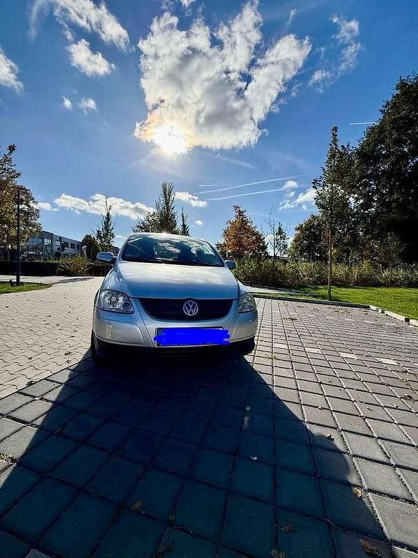 Grau Gebraucht 2006 VW Fox Basis Kleinwagen | 2.000 € (Fairer Preis) - Bild 1/4