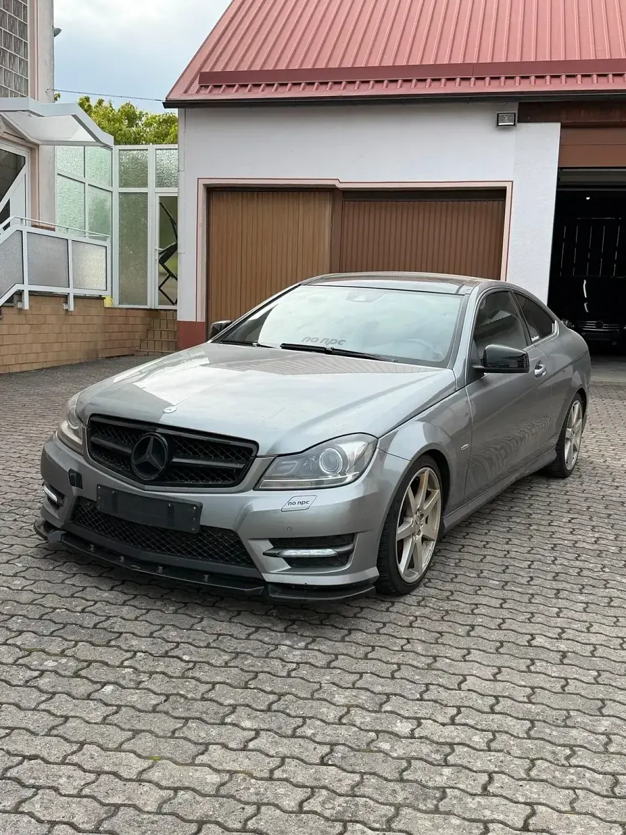 Gebraucht Mercedes C220 170 PS (125 kW) 2011 Grau Coupé