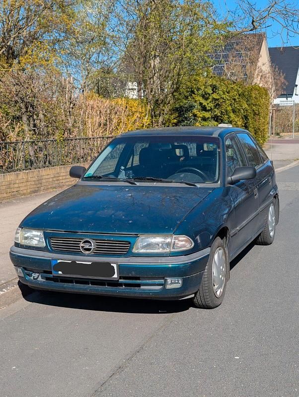 Gebraucht Opel Astra 75 PS (55 kW) 1997 Blau Limousine