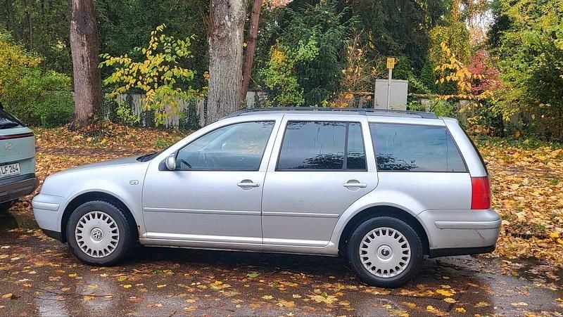 Silber Gebraucht 2006 VW Golf IV Kombi | 2.100 € (Guter Preis) - Bild 1/4